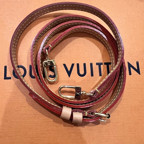 Louis Vuitton Fold Me Pouch - Picture 13 of 16